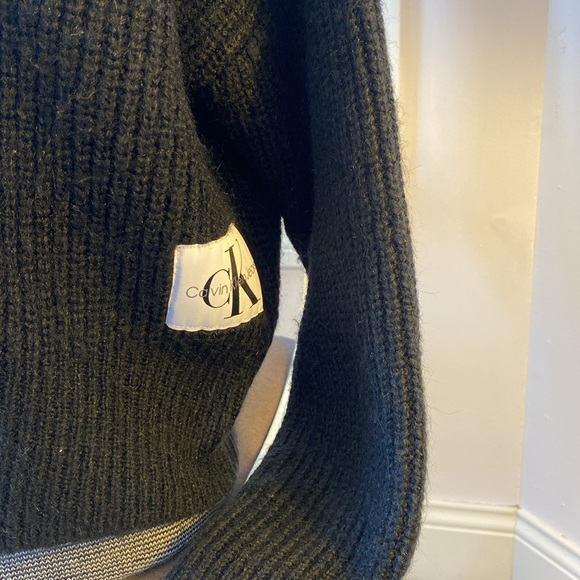 Calvin Klein Sweater - Picture 2 of 6